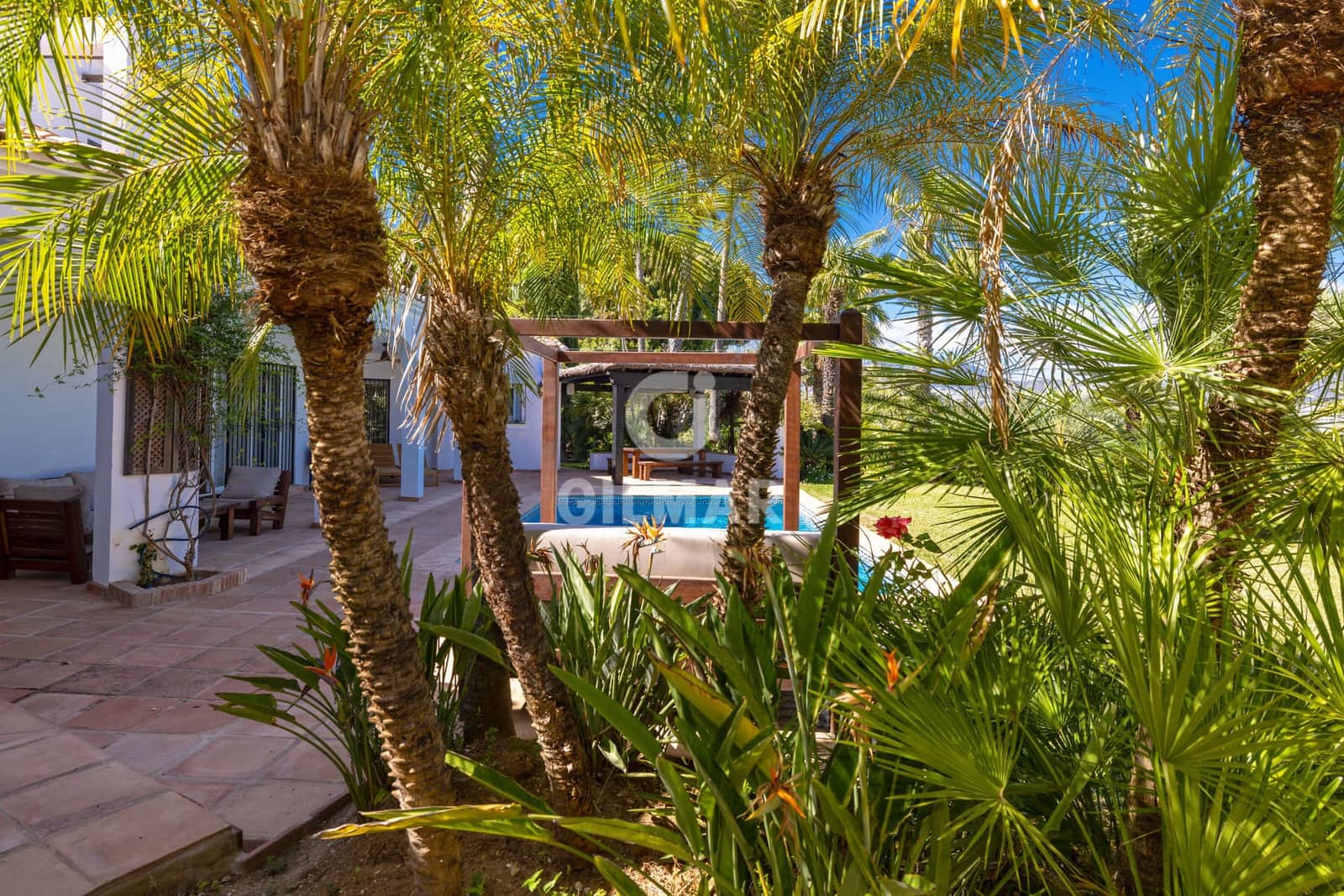 4 bedroom Villa for sale in Estepona with pool - € 1,900,000 (Ref: 9810846)