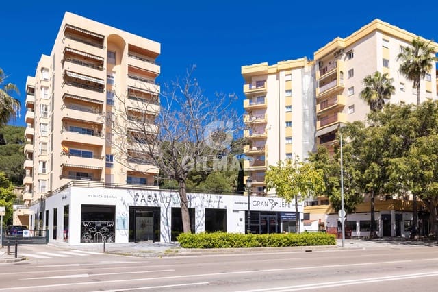4 slaapkamer Flat te koop in Playa Bajadilla - Puertos, Marbella met garage - € 515.000 (Ref: 9810847)