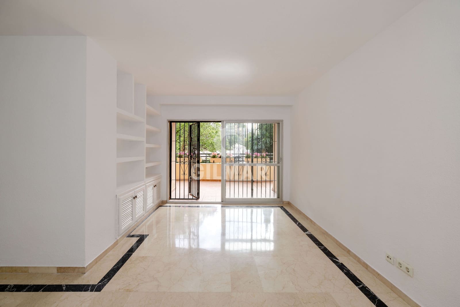 4 slaapkamer Flat te koop in Marbella met garage - € 515.000 (Ref: 9810847)