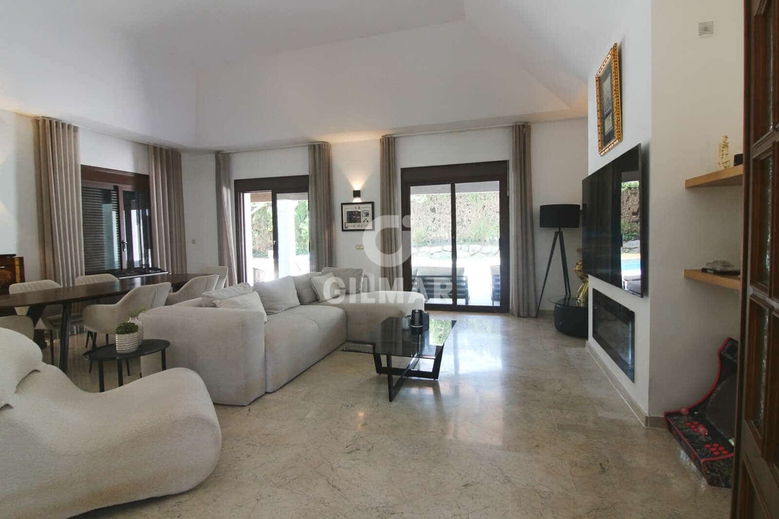 4 sypialnia Willa na sprzedaż w El Paraiso z basenem - 1 400 000 € (Ref: 9810848)