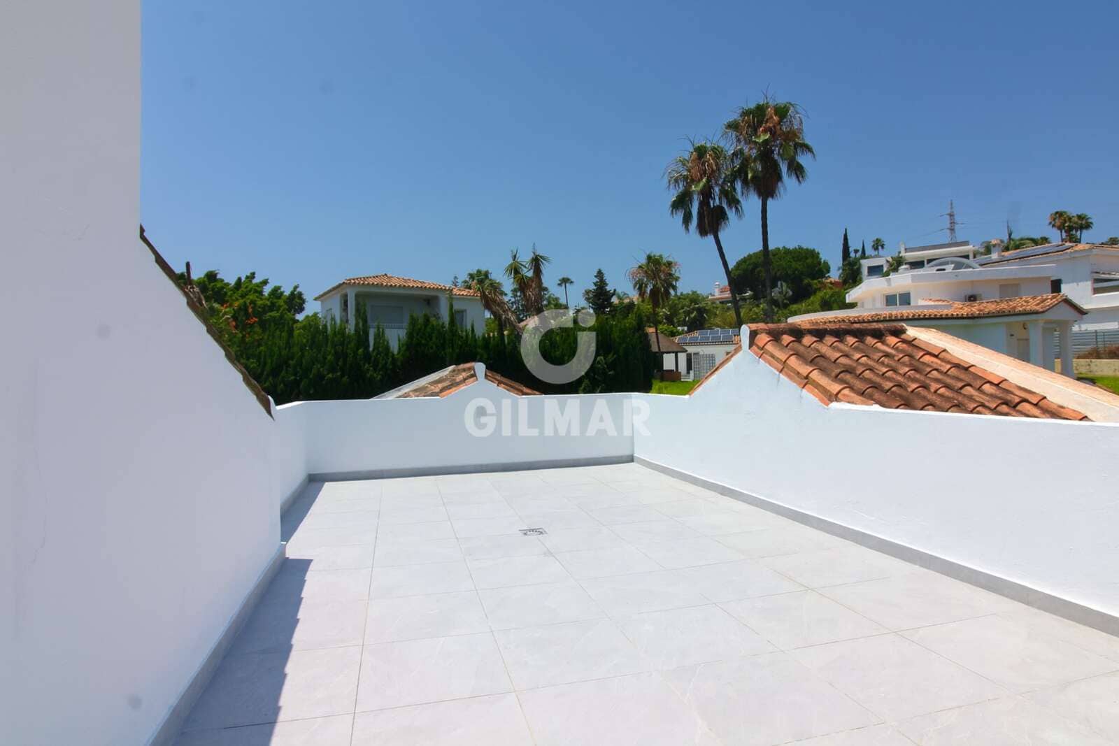 4 sypialnia Willa na sprzedaż w El Paraiso z basenem - 1 400 000 € (Ref: 9810848)