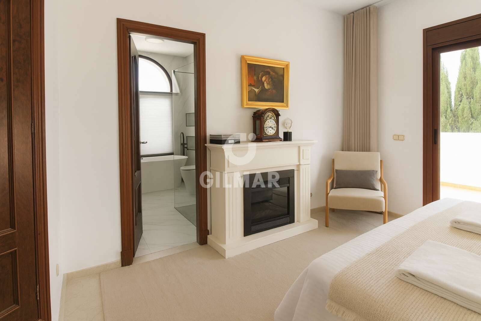 4 sypialnia Willa na sprzedaż w El Paraiso z basenem - 1 400 000 € (Ref: 9810848)