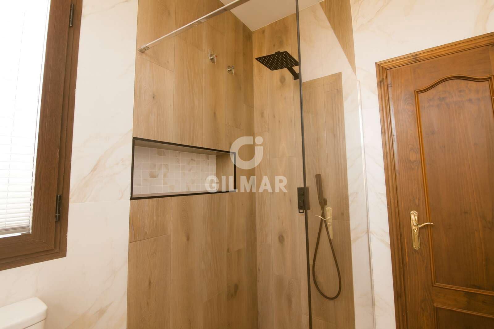 4 sypialnia Willa na sprzedaż w El Paraiso z basenem - 1 400 000 € (Ref: 9810848)