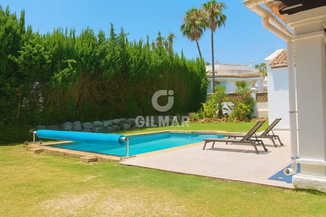 4 sypialnia Willa na sprzedaż w El Paraiso, Estepona z basenem - 1 400 000 € (Ref: 9810848)