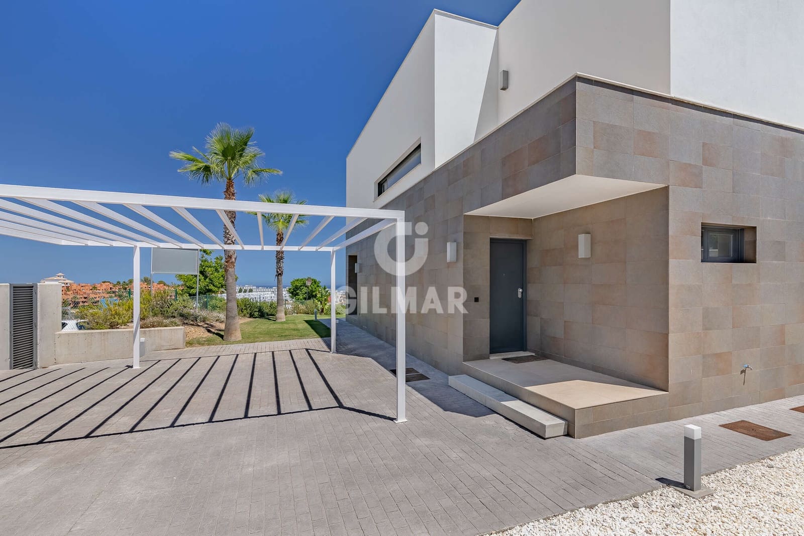 4 soverom Villa til salgs i Manilva med svømmebasseng garasje - € 1 150 000 (Ref: 9810849)