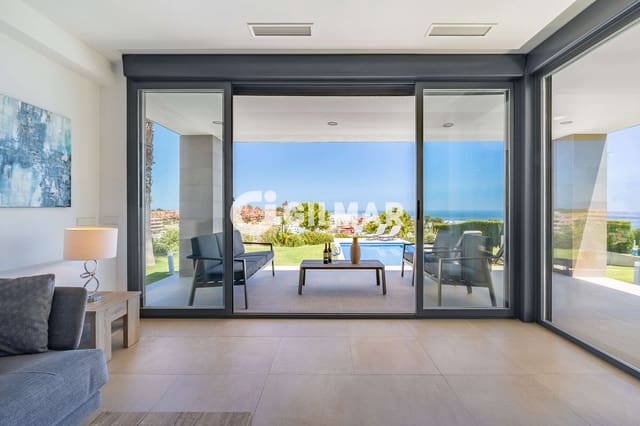 4 Zimmer Villa zu verkaufen in Chullera, Manilva mit Pool Garage - 995.000 € (Ref: 9810849)