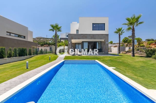 4 Zimmer Villa zu verkaufen in Chullera, Manilva mit Pool Garage - 995.000 € (Ref: 9810849)