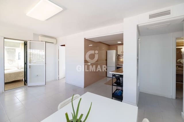 2 soverom Leilighet til salgs i Torremolinos med svømmebasseng garasje - € 299 000 (Ref: 9814743)