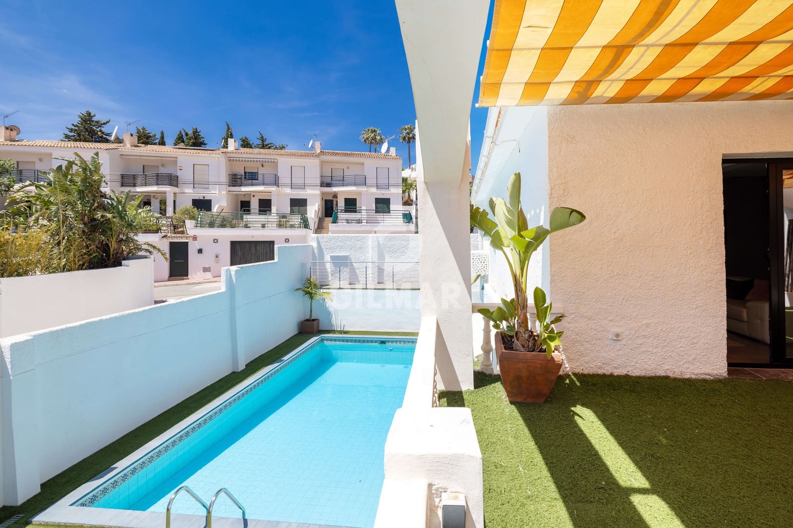 2 bedroom Villa for sale in La Capellania with pool garage - € 775,000 (Ref: 9814744)
