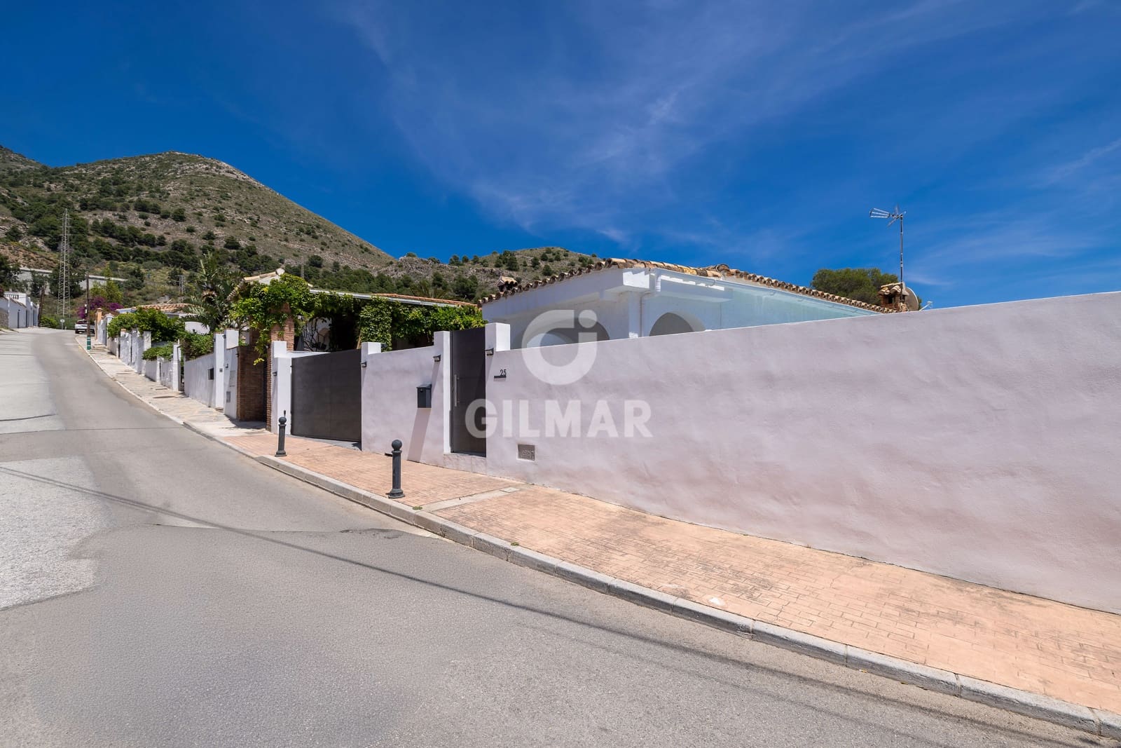 2 bedroom Villa for sale in La Capellania with pool garage - € 775,000 (Ref: 9814744)