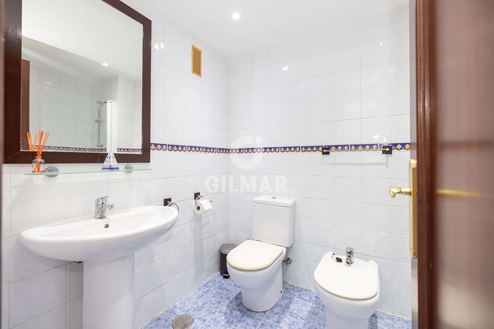 2 chambre Appartement à vendre à Estepona avec piscine garage - 299 000 € (Ref: 9815042)