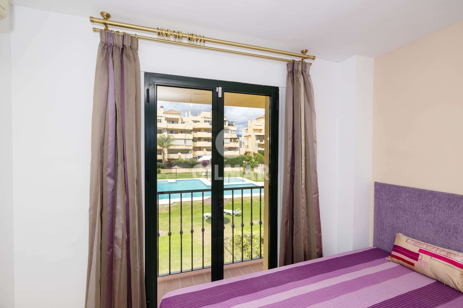 2 chambre Appartement à vendre à Estepona avec piscine garage - 299 000 € (Ref: 9815042)