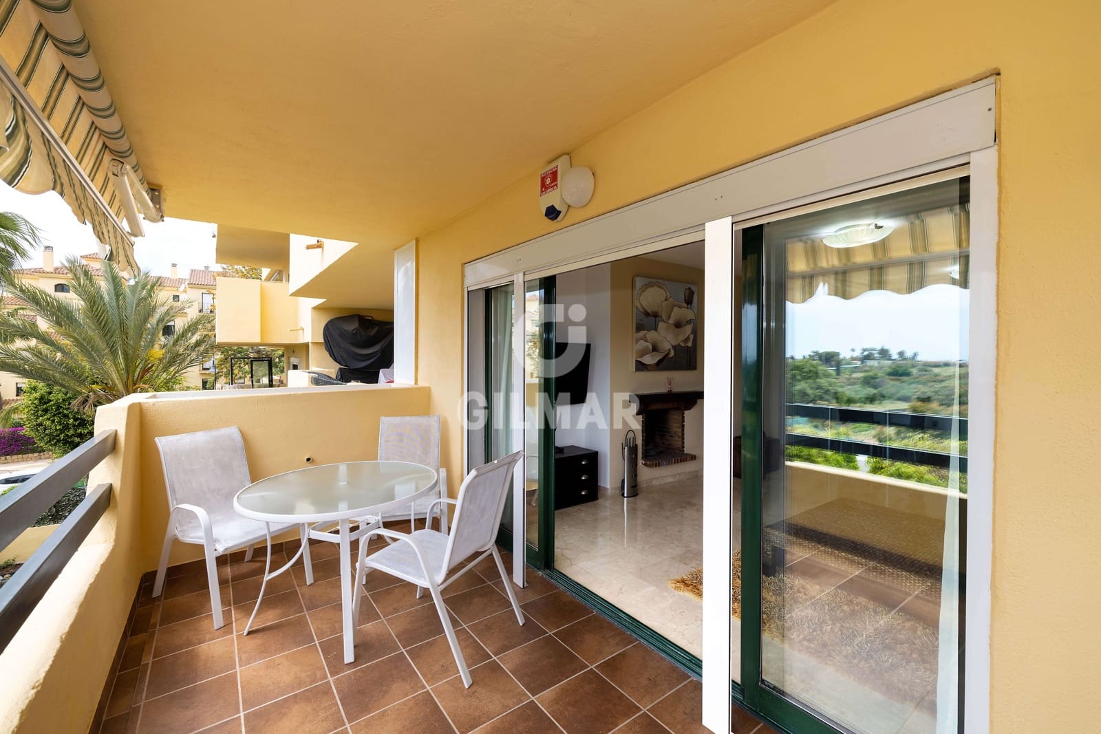 2 chambre Appartement à vendre à Estepona avec piscine garage - 299 000 € (Ref: 9815042)