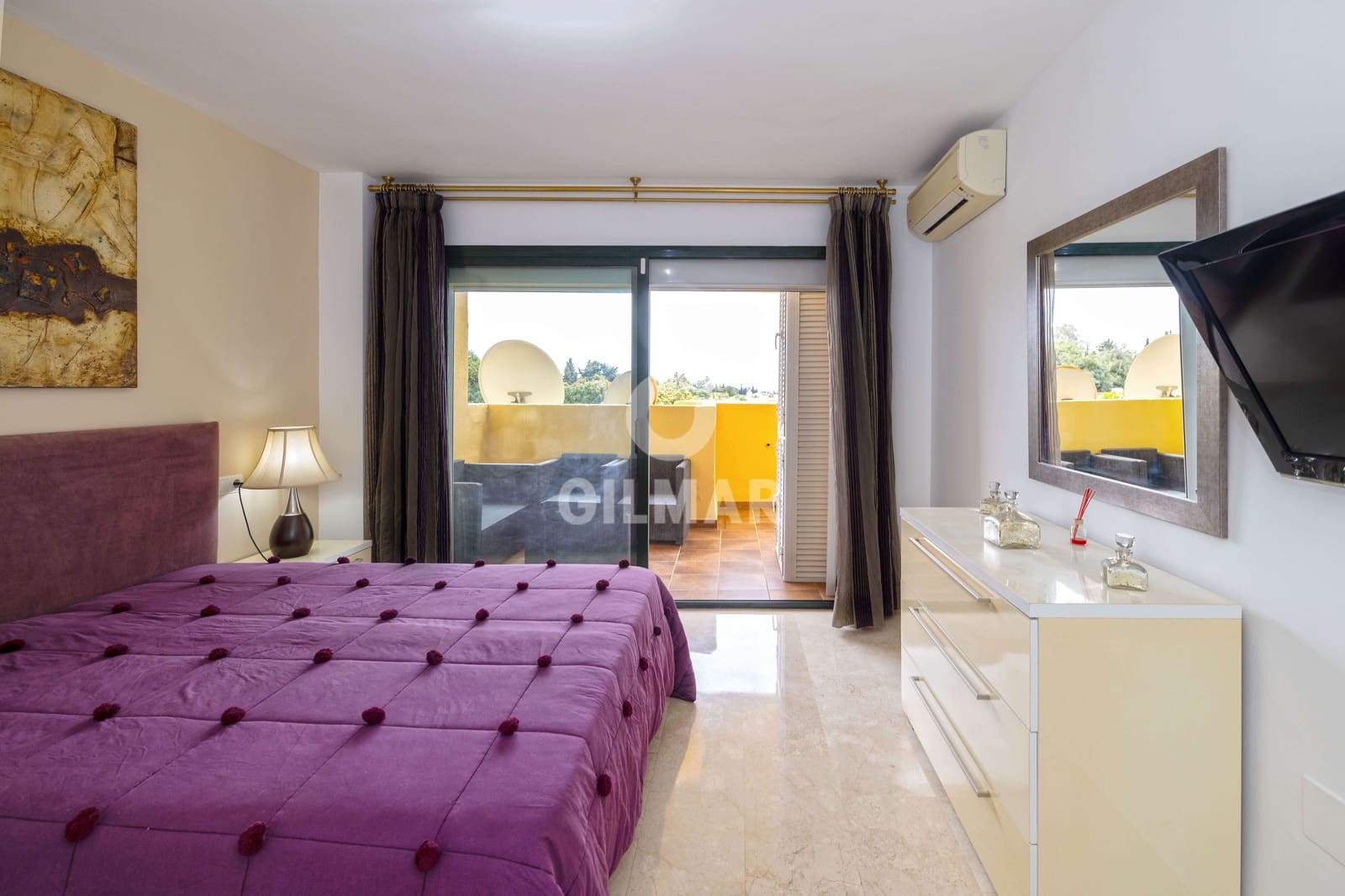 2 chambre Appartement à vendre à Estepona avec piscine garage - 299 000 € (Ref: 9815042)
