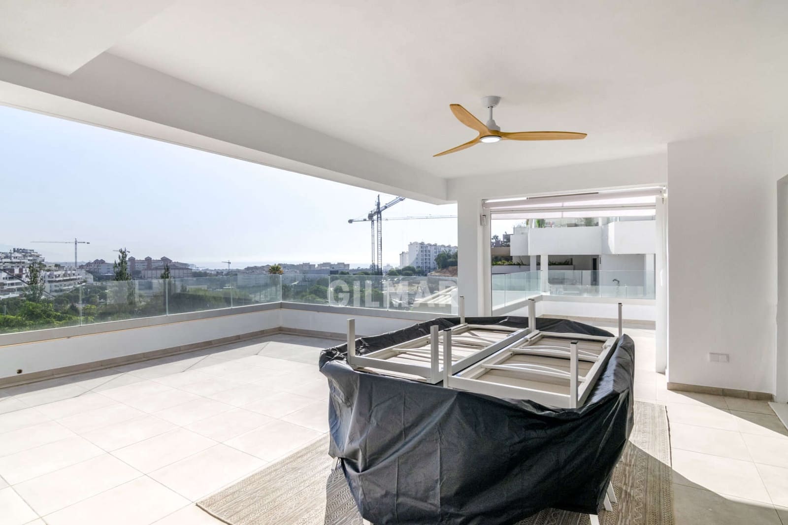 3 chambre Appartement à vendre à Estepona avec garage - 1 100 000 € (Ref: 9816281)