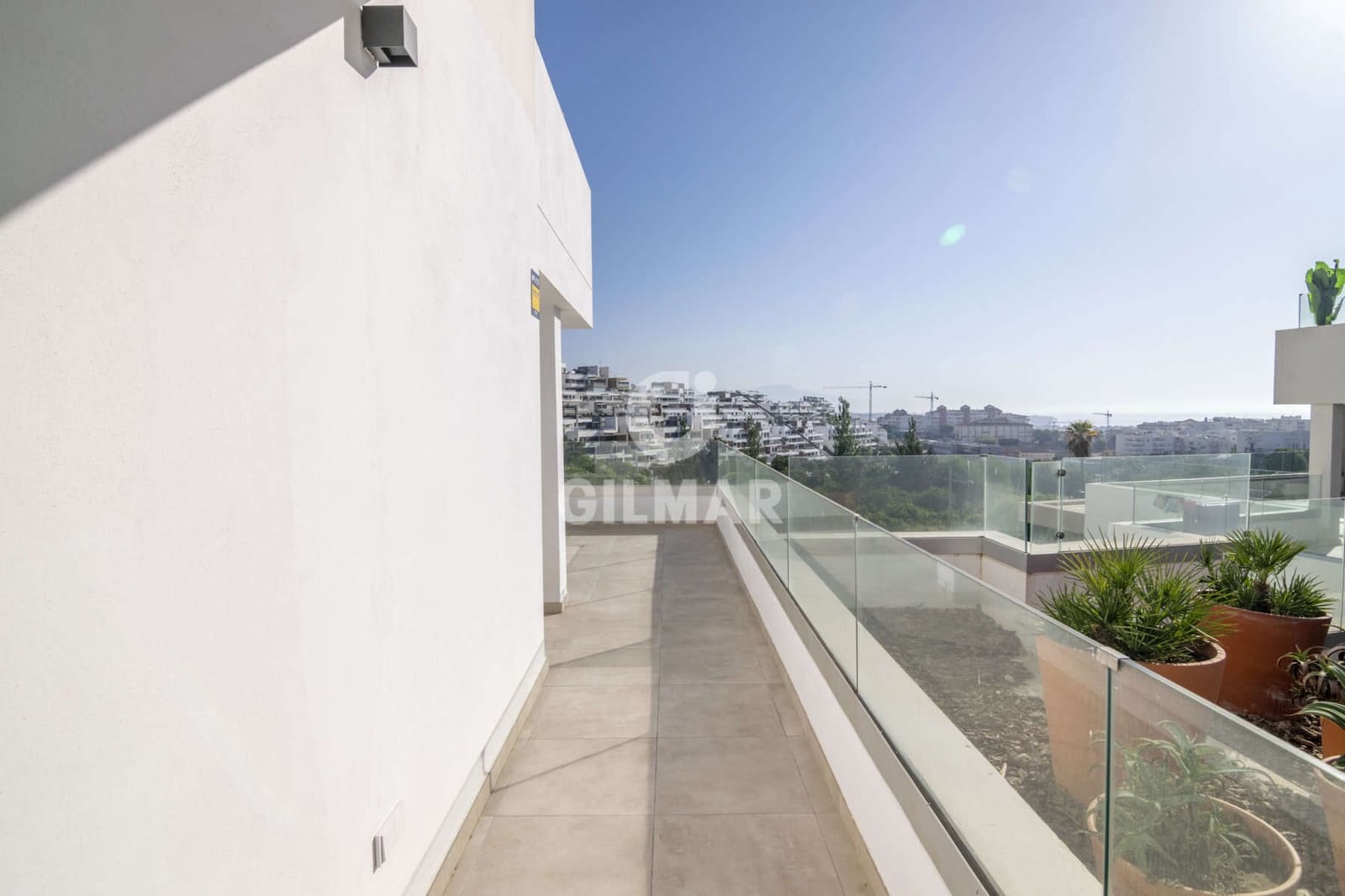 3 chambre Appartement à vendre à Estepona avec garage - 1 100 000 € (Ref: 9816281)