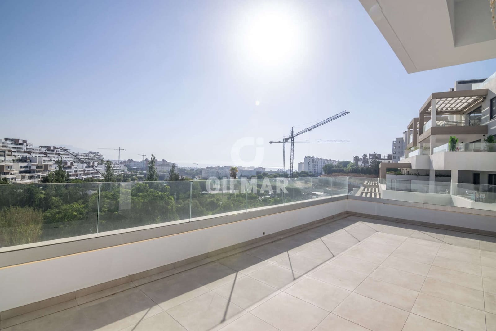 3 chambre Appartement à vendre à Estepona avec garage - 1 100 000 € (Ref: 9816281)