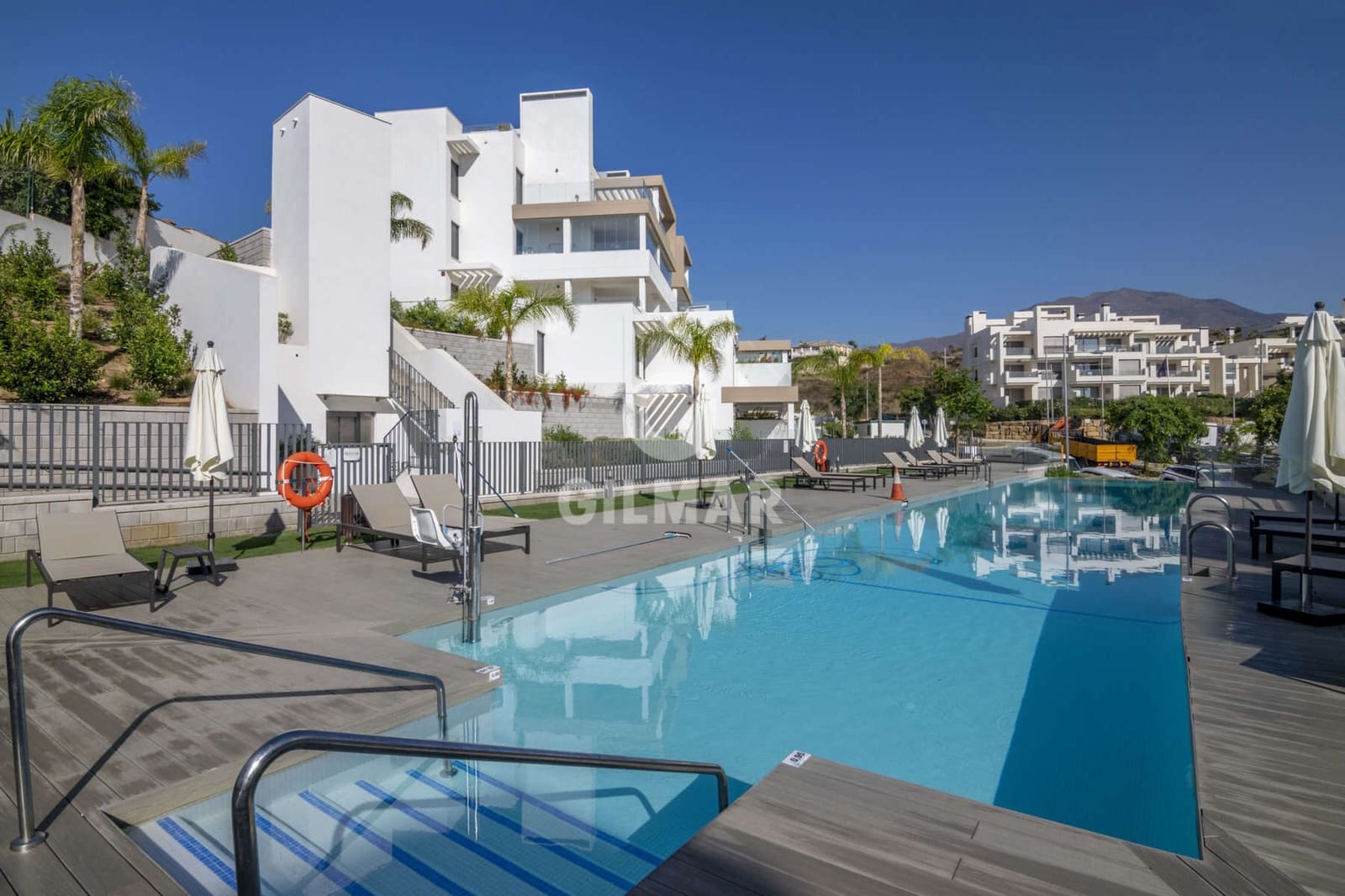 3 chambre Appartement à vendre à Estepona avec garage - 1 100 000 € (Ref: 9816281)