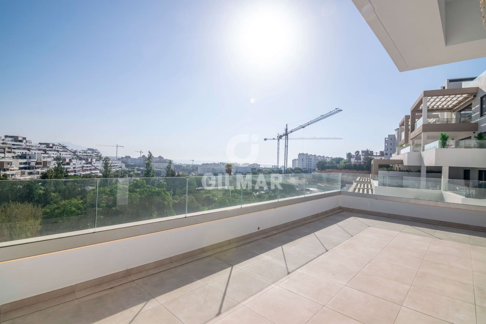 3 chambre Appartement à vendre à Estepona avec garage - 1 100 000 € (Ref: 9816281)