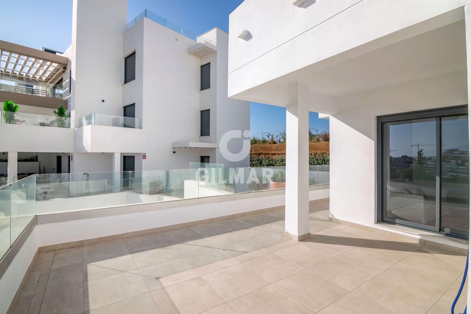 3 chambre Appartement à vendre à Estepona avec garage - 1 100 000 € (Ref: 9816281)