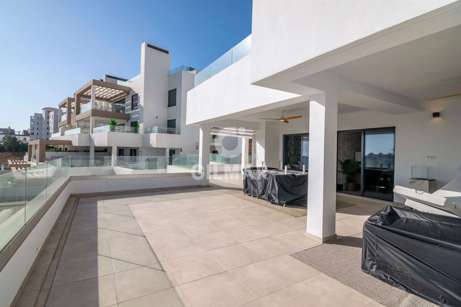 3 chambre Appartement à vendre à Estepona avec garage - 1 100 000 € (Ref: 9816281)