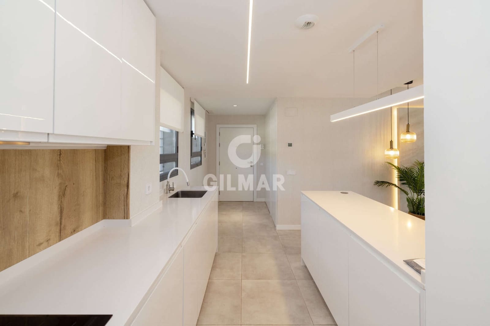 3 chambre Appartement à vendre à Estepona avec garage - 1 100 000 € (Ref: 9816281)