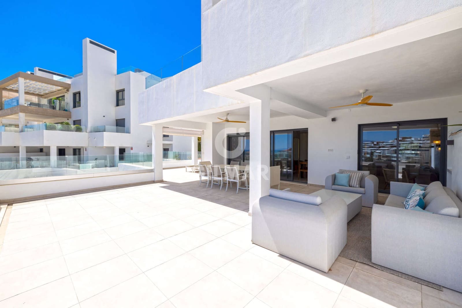 3 chambre Appartement à vendre à Estepona avec garage - 1 100 000 € (Ref: 9816281)