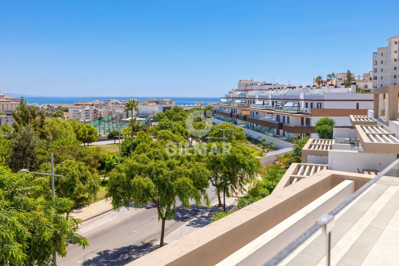 3 chambre Appartement à vendre à Estepona avec garage - 1 100 000 € (Ref: 9816281)