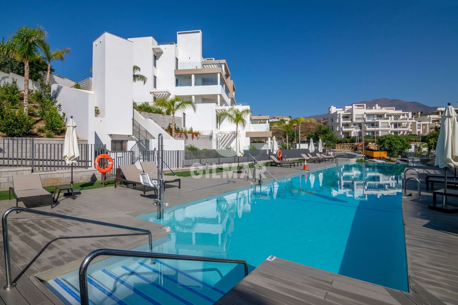 3 chambre Appartement à vendre à Estepona avec garage - 1 100 000 € (Ref: 9816281)