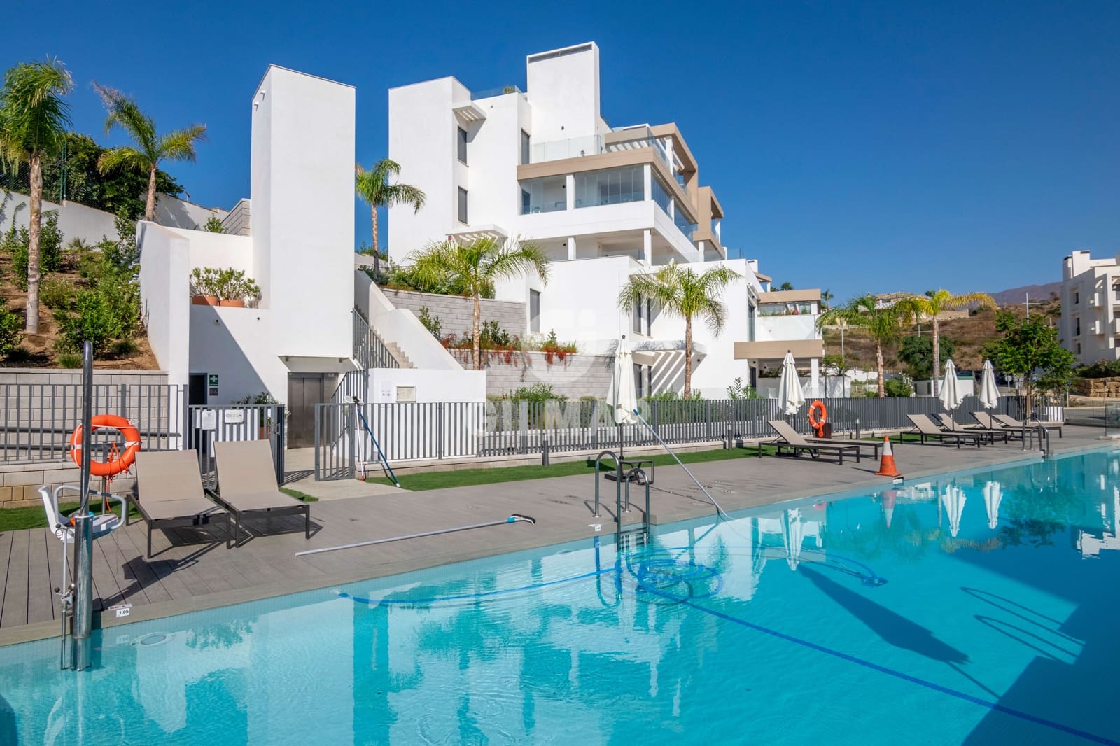 3 chambre Appartement à vendre à Estepona avec garage - 1 100 000 € (Ref: 9816281)
