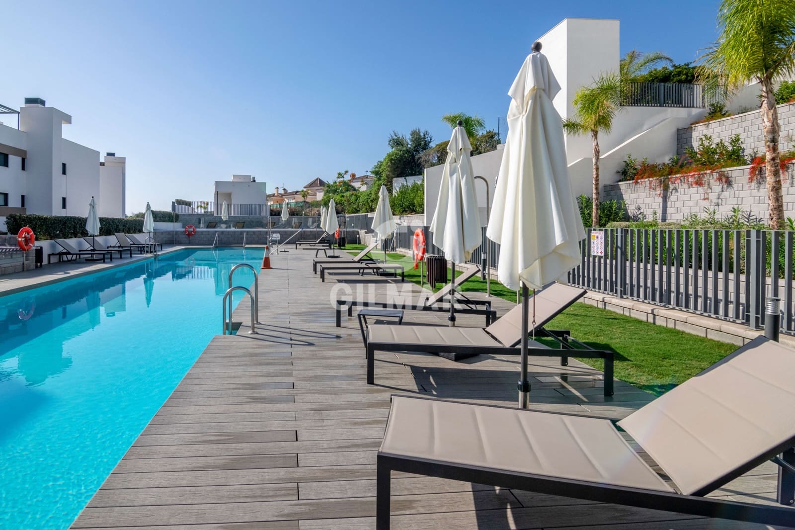 3 chambre Appartement à vendre à Estepona avec garage - 1 100 000 € (Ref: 9816281)