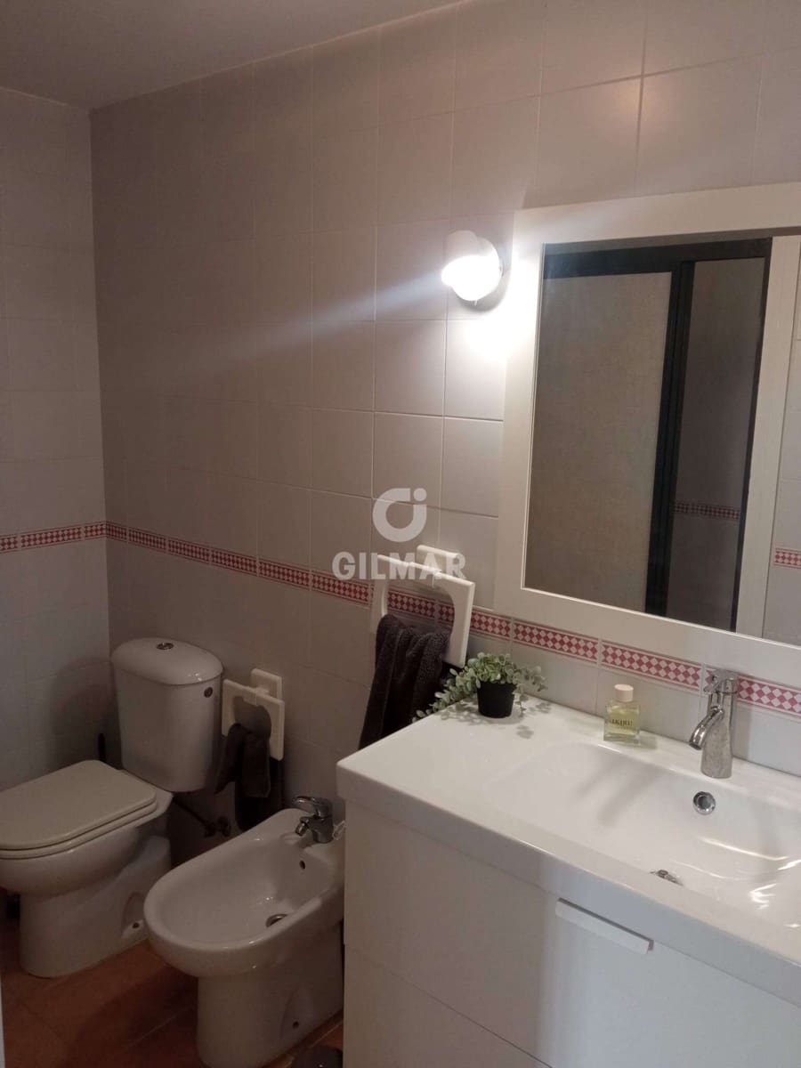 4 soverom Rekkehus til leie i El Puerto de Santa Maria med garasje - € 1 200 (Ref: 9818845)
