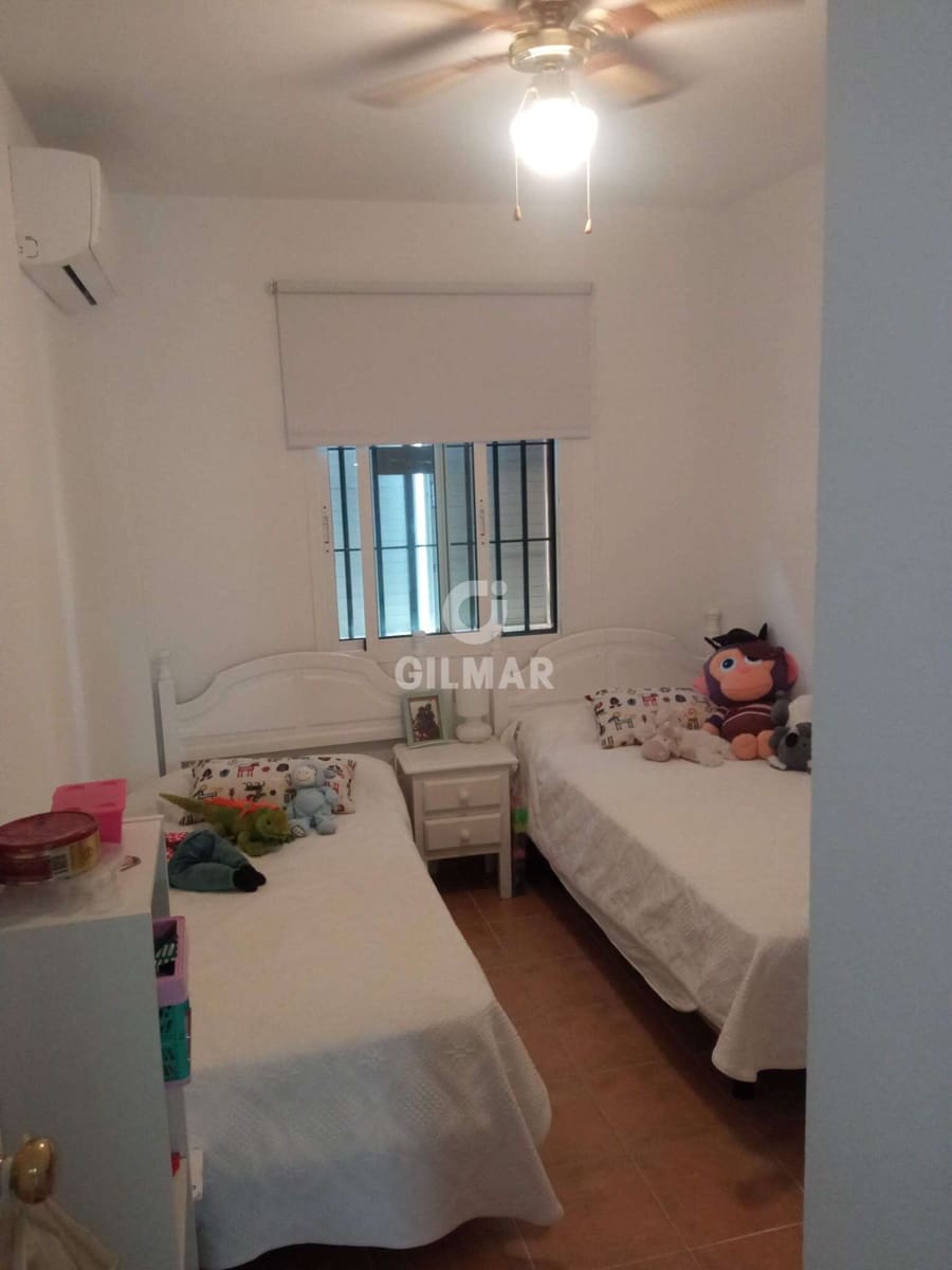 4 soverom Rekkehus til leie i El Puerto de Santa Maria med garasje - € 1 200 (Ref: 9818845)