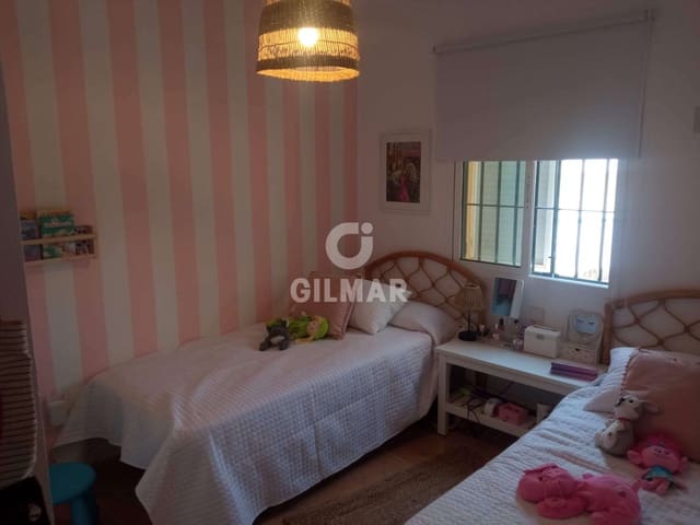 4 soverom Rekkehus til leie i El Puerto de Santa María med garasje - € 1 200 (Ref: 9818845)