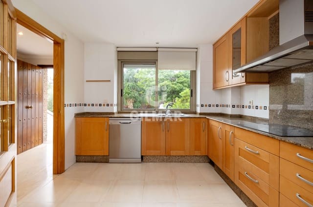 3 makuuhuone Paritalo myytävänä paikassa Nagüeles Alto, Marbella mukana uima-altaan 
autotalli - 795 000 € (Ref: 9821597)