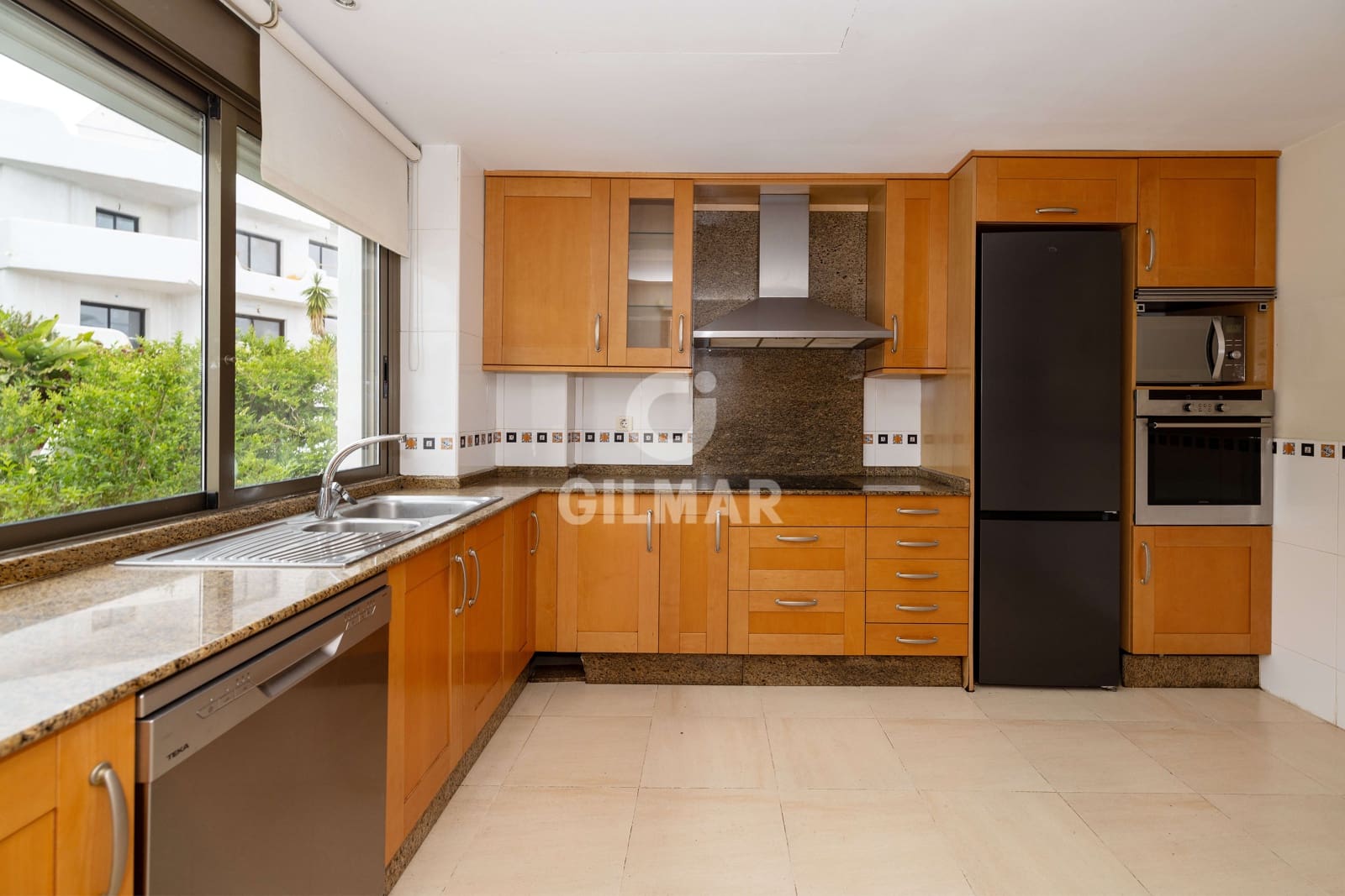 3 makuuhuone Paritalo myytävänä paikassa Marbella mukana uima-altaan 
autotalli - 795 000 € (Ref: 9821597)