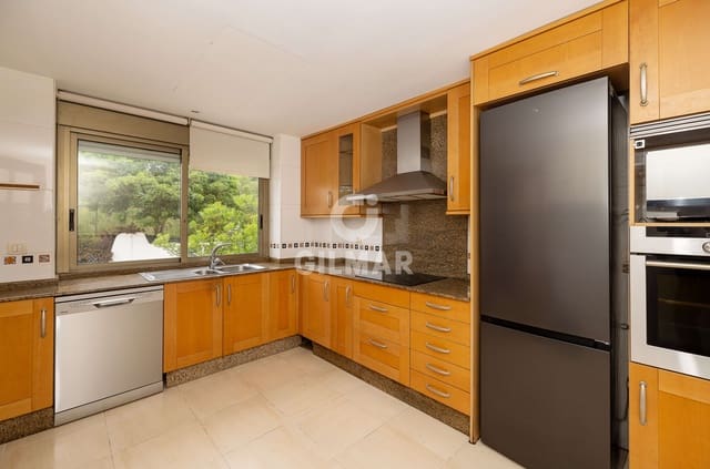 3 makuuhuone Paritalo myytävänä paikassa Nagüeles Alto, Marbella mukana uima-altaan 
autotalli - 795 000 € (Ref: 9821597)