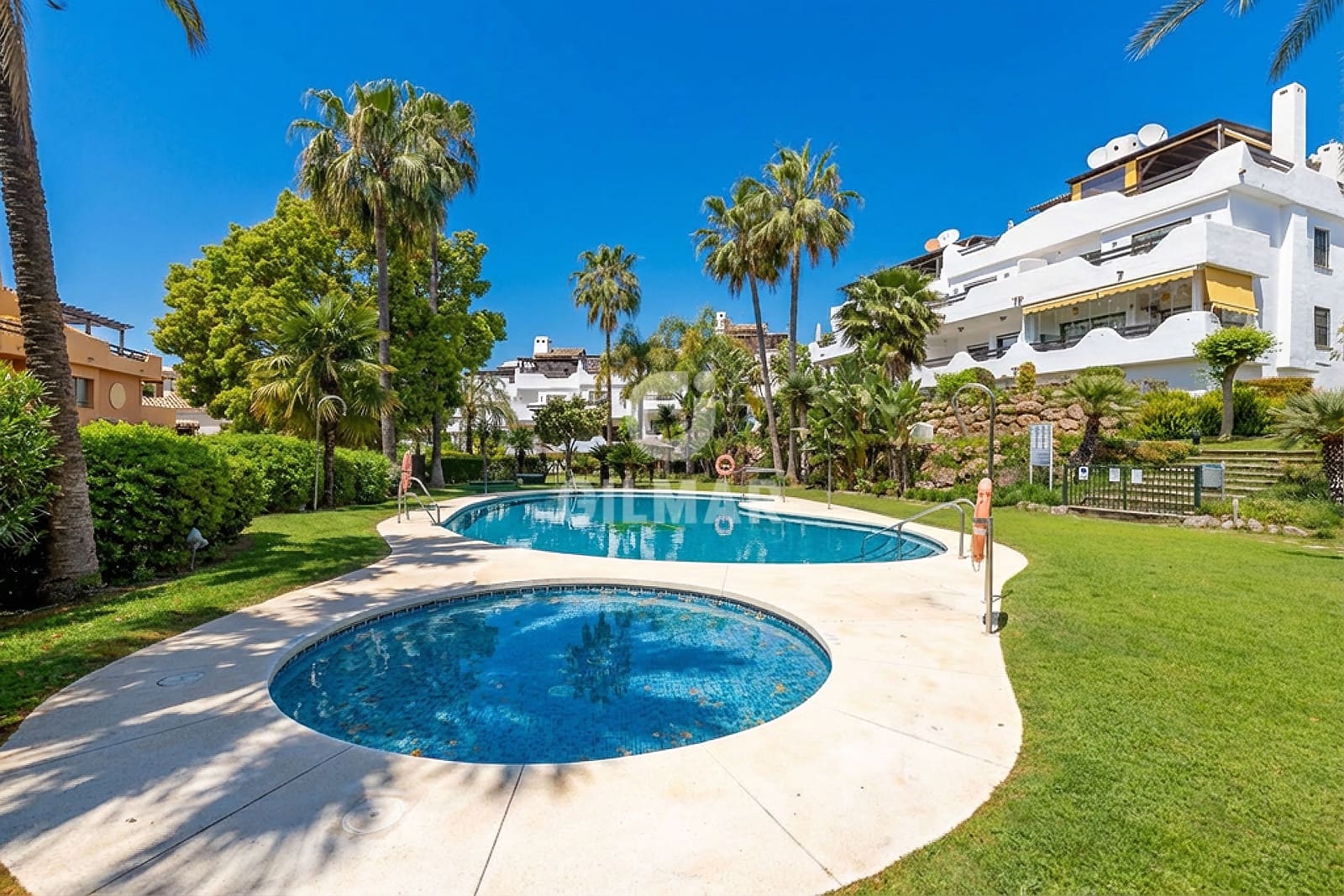 3 makuuhuone Paritalo myytävänä paikassa Marbella mukana uima-altaan 
autotalli - 795 000 € (Ref: 9821597)