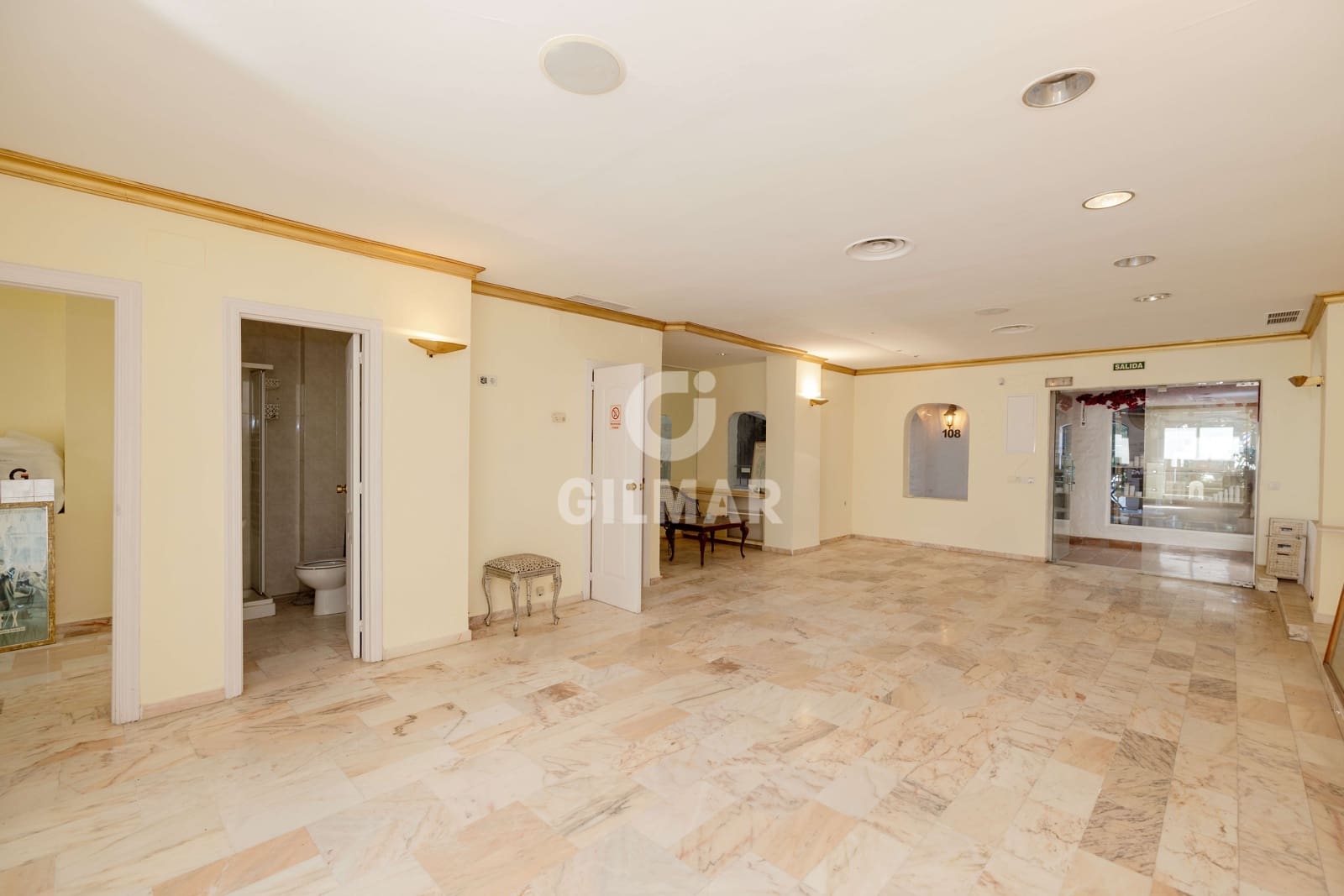 Commerciale in vendita in Puerto Banus - 600.000 € (Rif: 9821598)