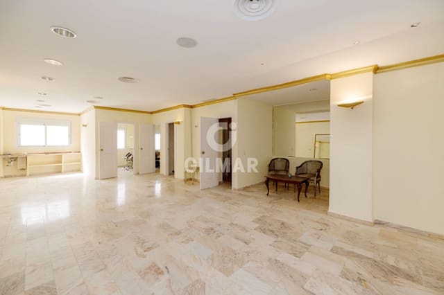 Commerciale in vendita in Puerto Banus, Marbella - 600.000 € (Rif: 9821598)