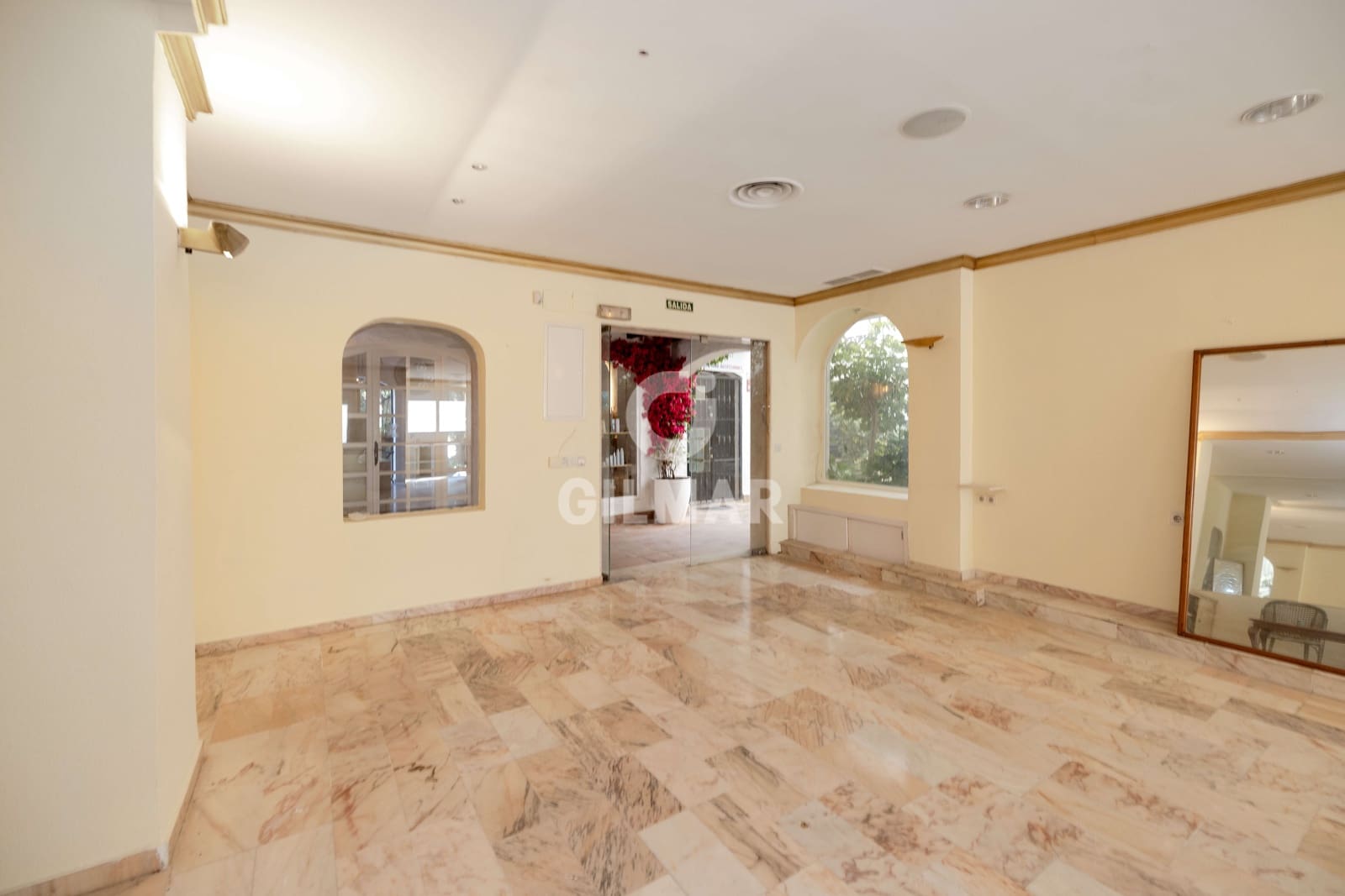 Commerciale in vendita in Puerto Banus - 600.000 € (Rif: 9821598)