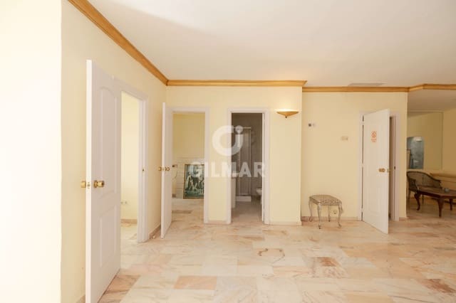 Commerciale in vendita in Puerto Banus, Marbella - 600.000 € (Rif: 9821598)