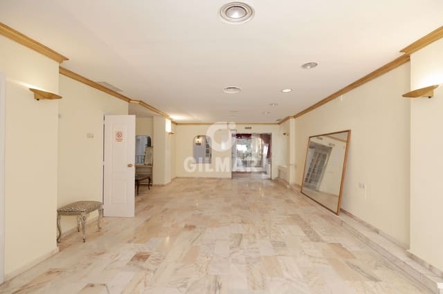 Commerciale in vendita in Puerto Banus, Marbella - 600.000 € (Rif: 9821598)