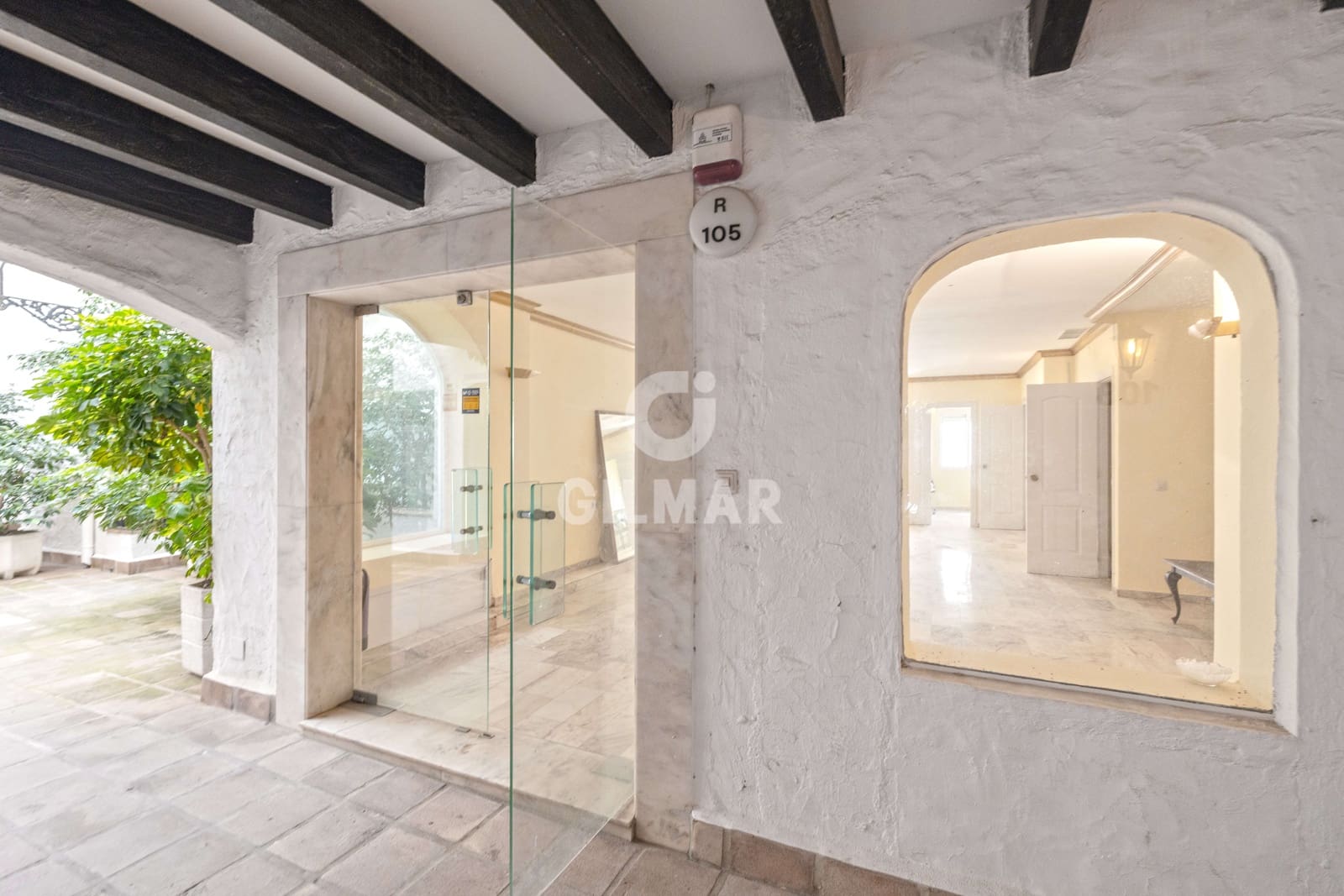 Commerciale in vendita in Puerto Banus - 600.000 € (Rif: 9821598)