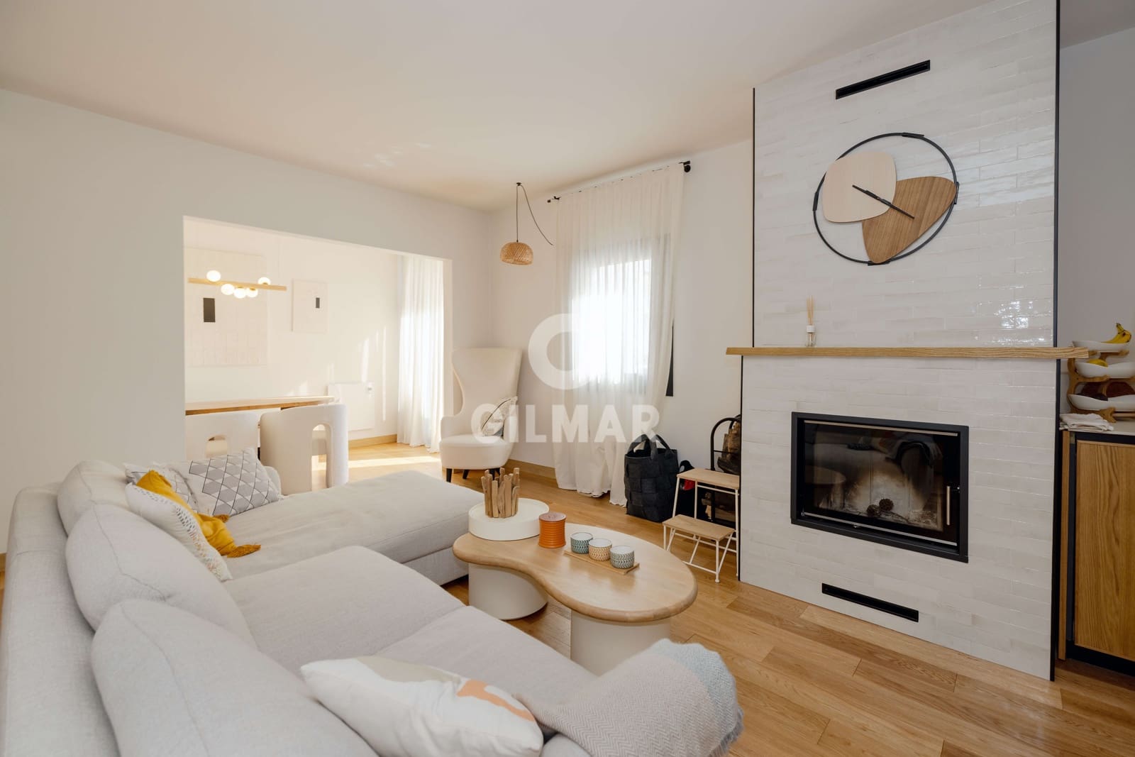 2 sypialnia Mieszkanie na sprzedaż w Puerto Banus z basenem garażem - 1 100 000 € (Ref: 9821599)