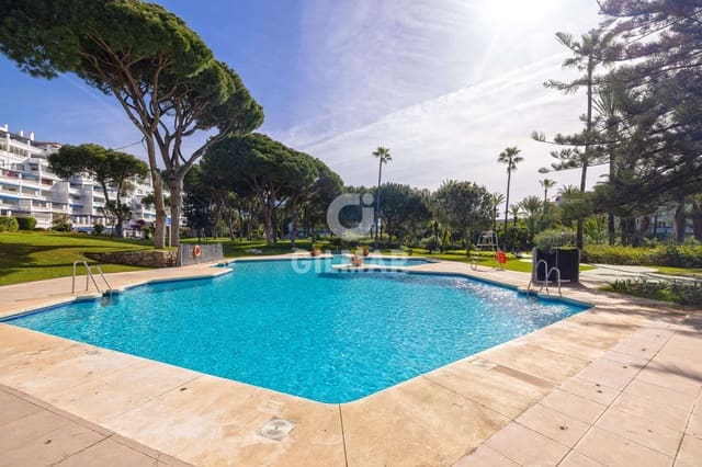 2 sypialnia Mieszkanie na sprzedaż w Puerto Banus, Marbella z basenem garażem - 1 100 000 € (Ref: 9821599)