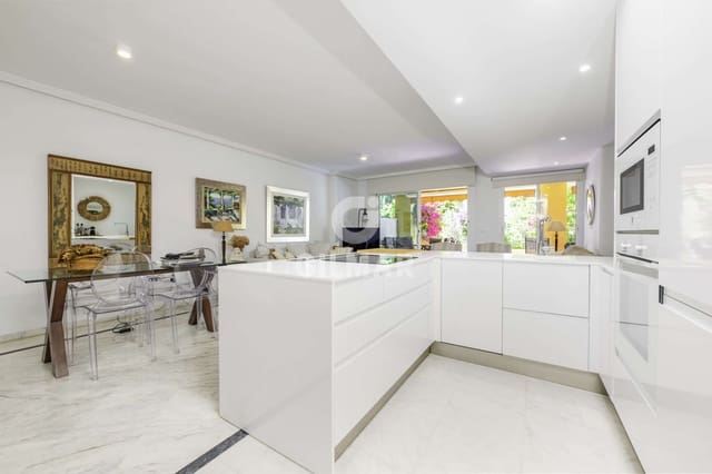 2 camera da letto Appartamento in vendita in Bahía de Marbella, Marbella con piscina garage - 646.000 € (Rif: 9821600)