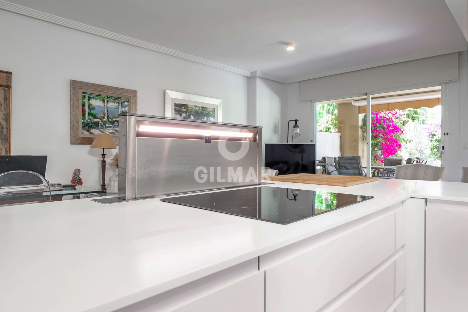 2 bedroom Flat for sale in Bahia de Marbella with pool garage - € 646,000 (Ref: 9821600)