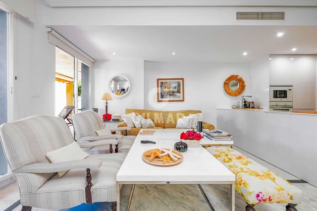 2 soverom Leilighet til salgs i Bahía de Marbella, Marbella med svømmebasseng garasje - € 646 000 (Ref: 9821600)