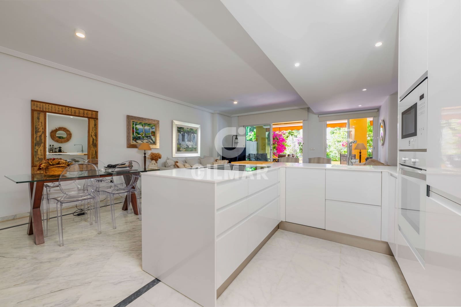 2 bedroom Flat for sale in Bahia de Marbella with pool garage - € 646,000 (Ref: 9821600)